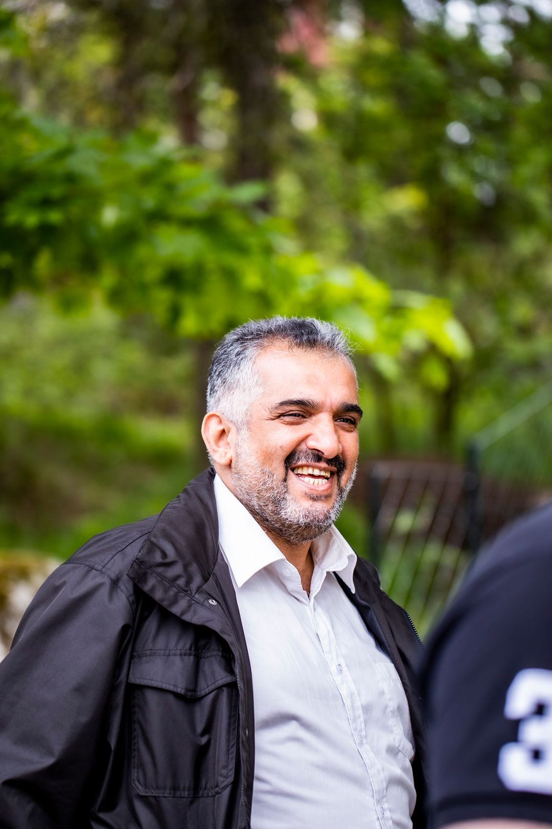 Saber Sorani nauraa.